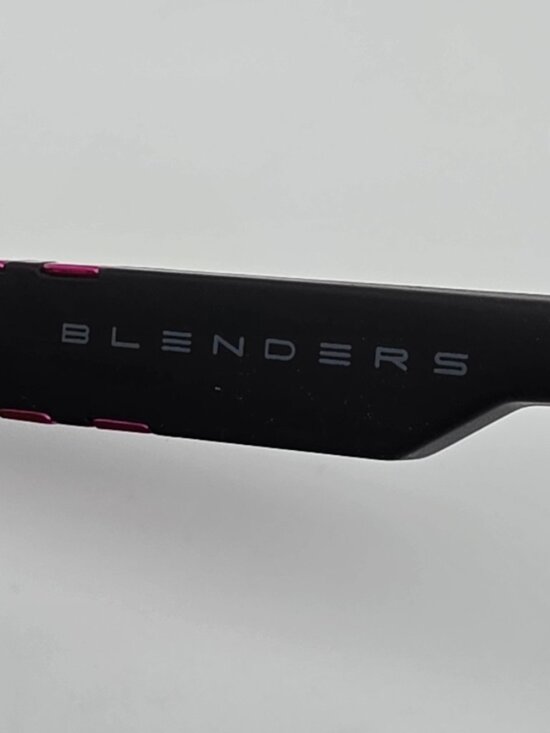 Blenders Scifi Midnight Emma Frame Polarized Hot Pink Mirror Shield Sunglasses main image 4